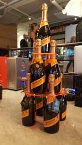 Pyramide bouteilles prosecco Mionetto